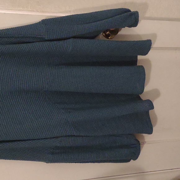 BloomChic | Sweater - Picture 2 of 3